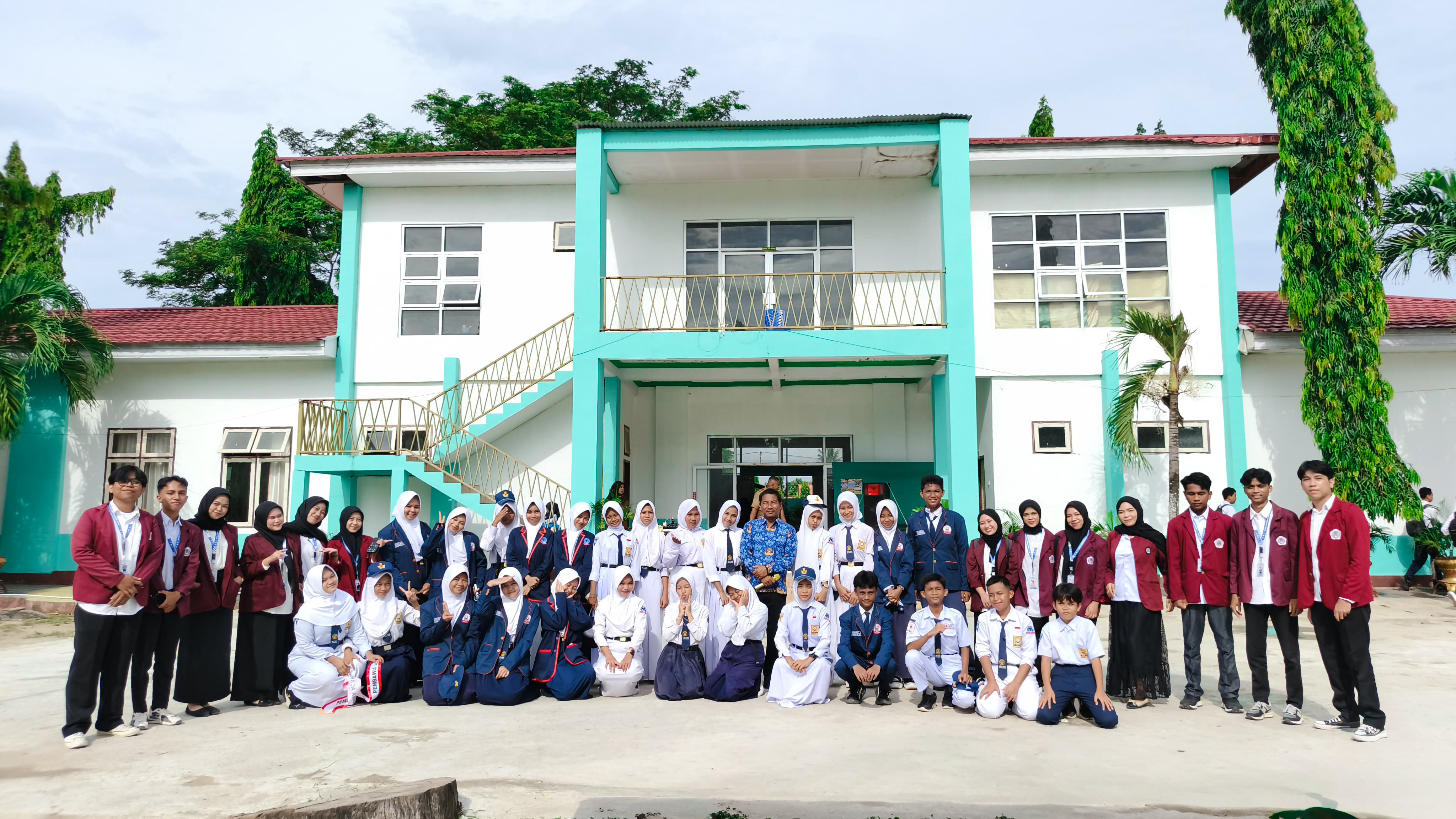 Latar Belakang SMP Negeri 1 Tibawa